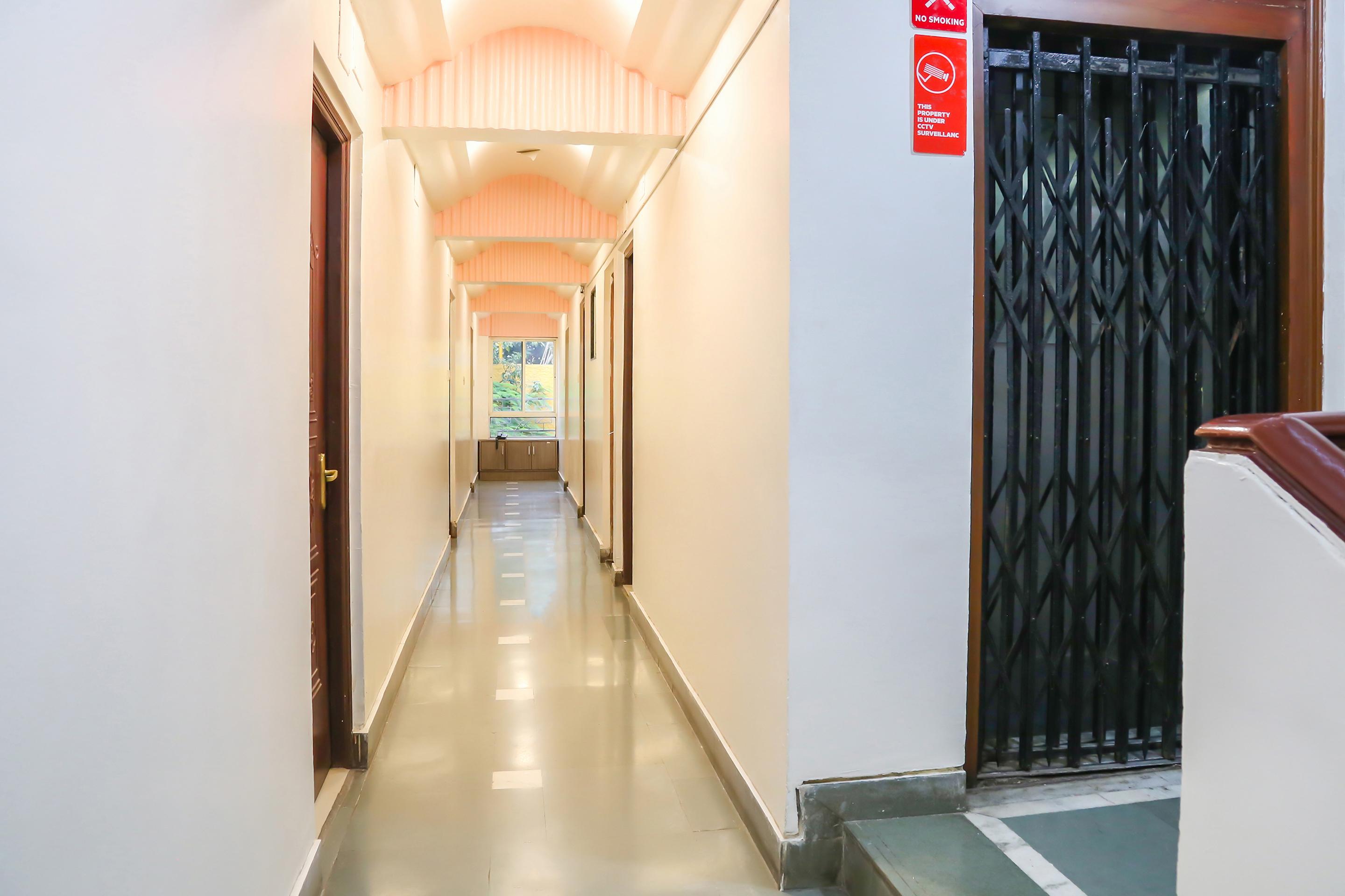 Oyo 10678南丹万酒店 浦那 外观 照片